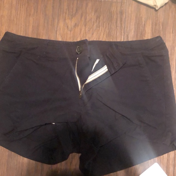 Black American Eagle Midi Short - Picture 1 of 1